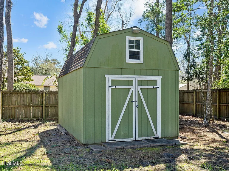 505 Pinehurst Cir — Photo 4