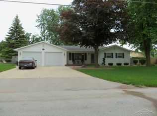 1420 Sheffield Dr, Saginaw, MI 48638