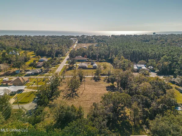 333 Menge Ave, Pass Christian, MS 39571
