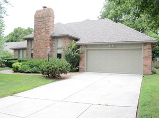 3279 S Oak Ave, Springfield, MO 65804