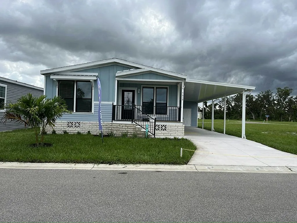 3 bed, 2.0 bath, 1356 sqft, $1,629 — Photo 1