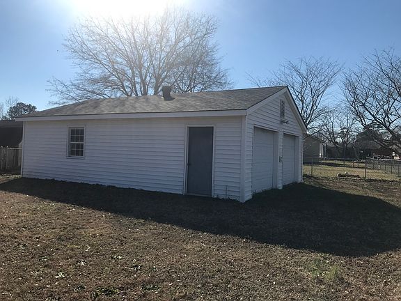 2nd image of 2513 Irvin Dr