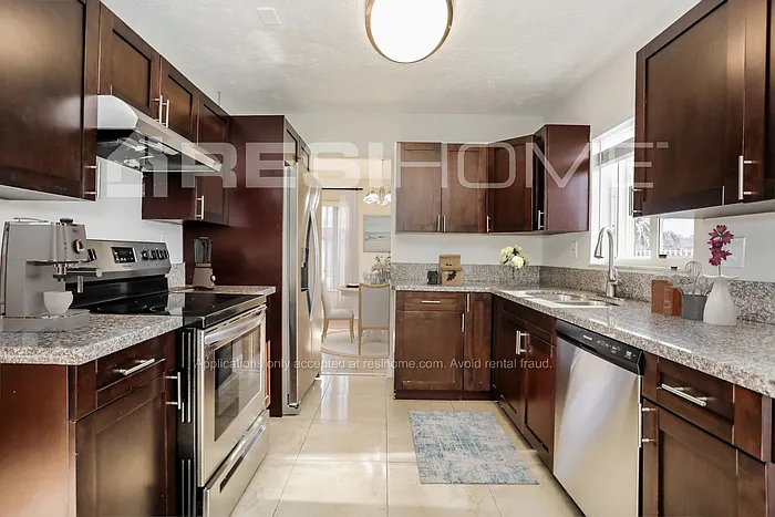 10855 SW 152nd Ter — Photo 3