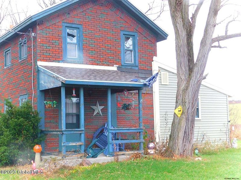 3rd image of 895 Thayer Road