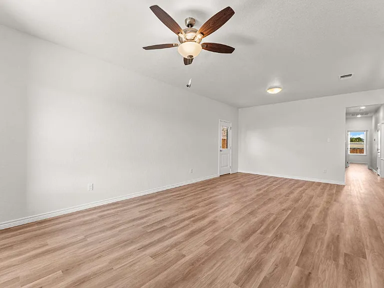 1114 Zora Dr #A — Photo 2