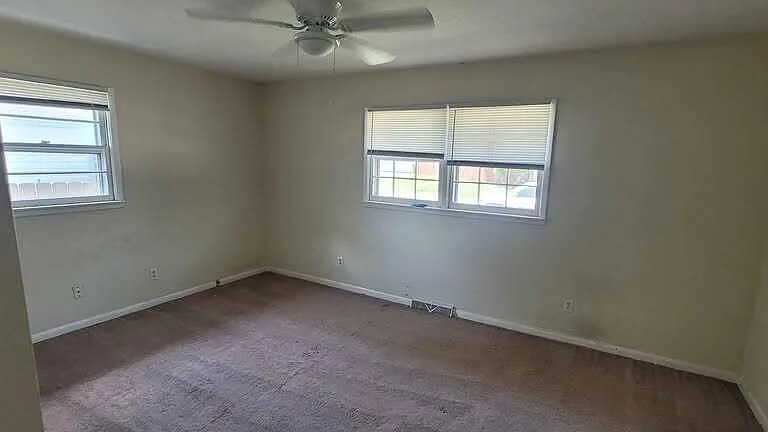 918 S Luster Ave — Photo 10