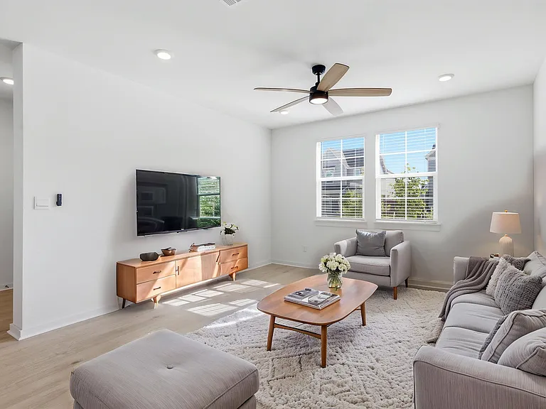 2519 Rose Archer Ln — Photo 11