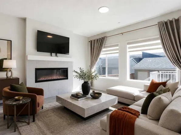 112 W Lucas St NW, Calgary, AB T3P 1R6