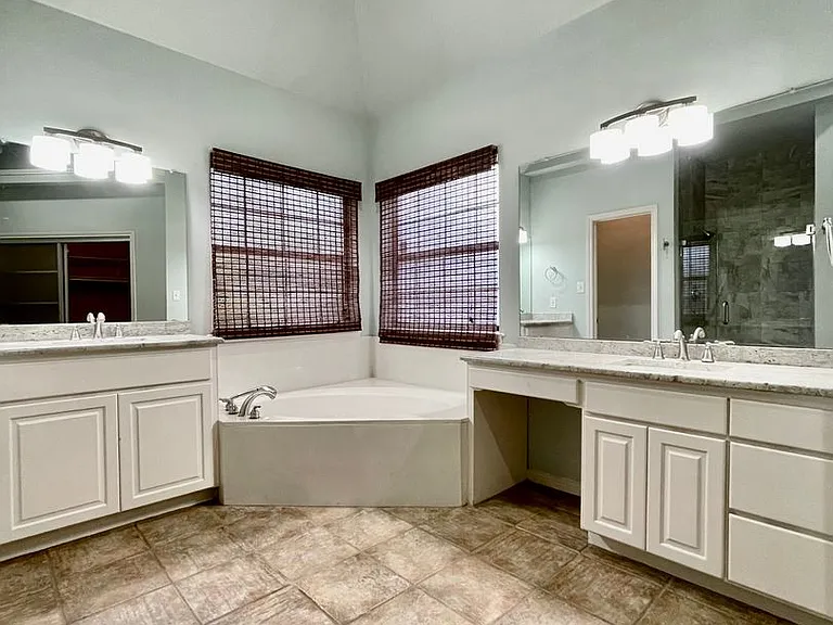 300 Quarry Spring Dr — Photo 11