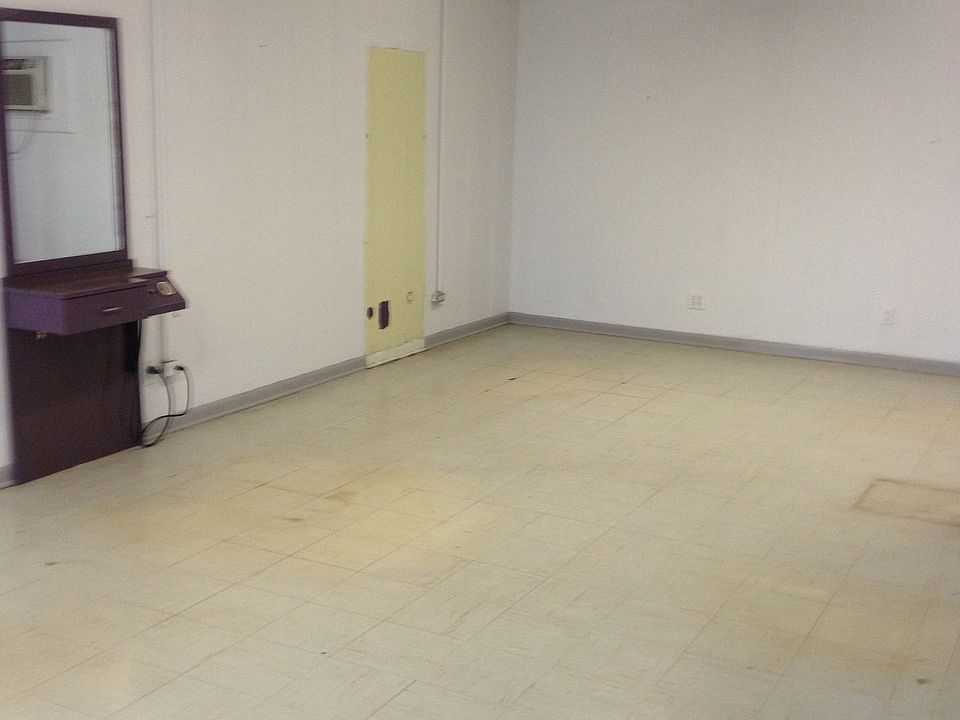 2nd image of 118 Bryan St