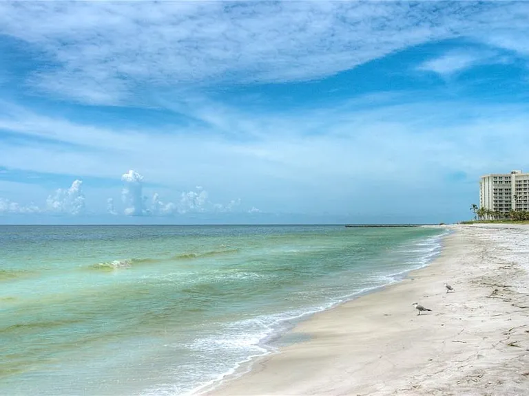 2109 Gulf Of Mexico Dr #1402 — Photo 24