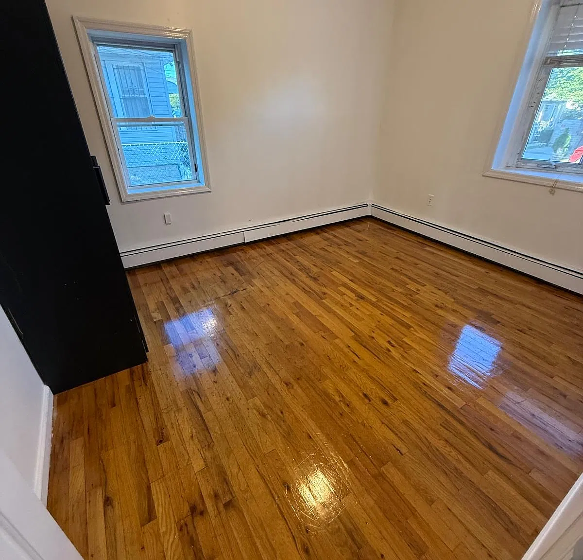 2 bed, 1000 sqft, $3,200 — Photo 2