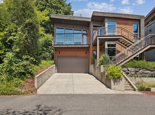 3741 SW Sweetbriar Dr, Portland, OR