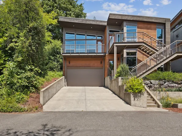 3741 SW Sweetbriar Dr, Portland, OR 97221