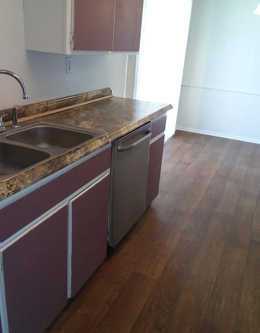 2 bed, 1100 sqft, $1,400 — Photo 2