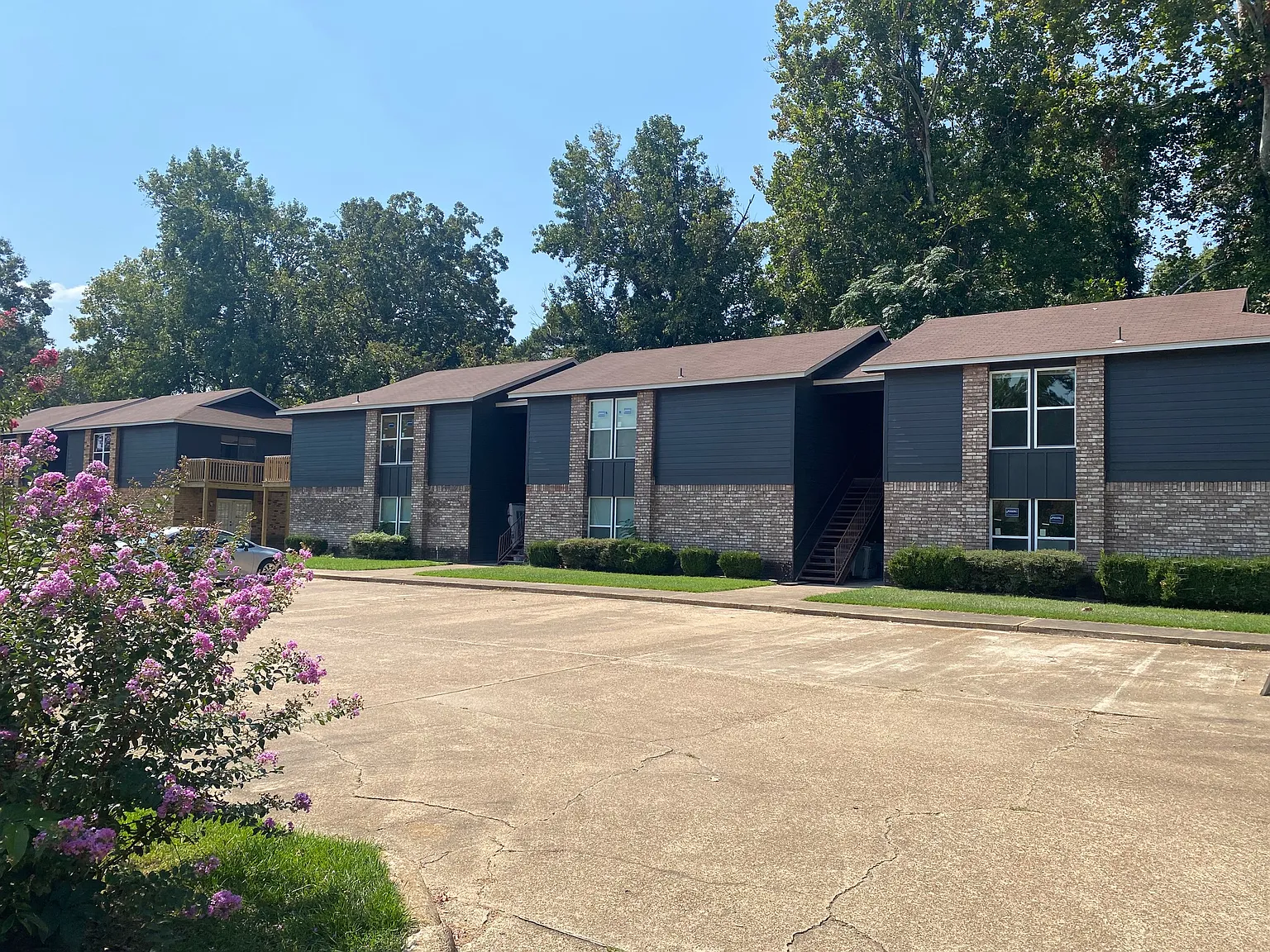 Champion Pl Apts-IMMS - 615 — Photo 2