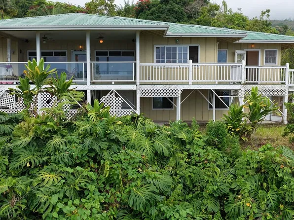 82-5960 Wakida Dr, Captain Cook, HI 96704