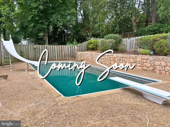 13820 Gilbert Rd, Woodbridge, VA 22193