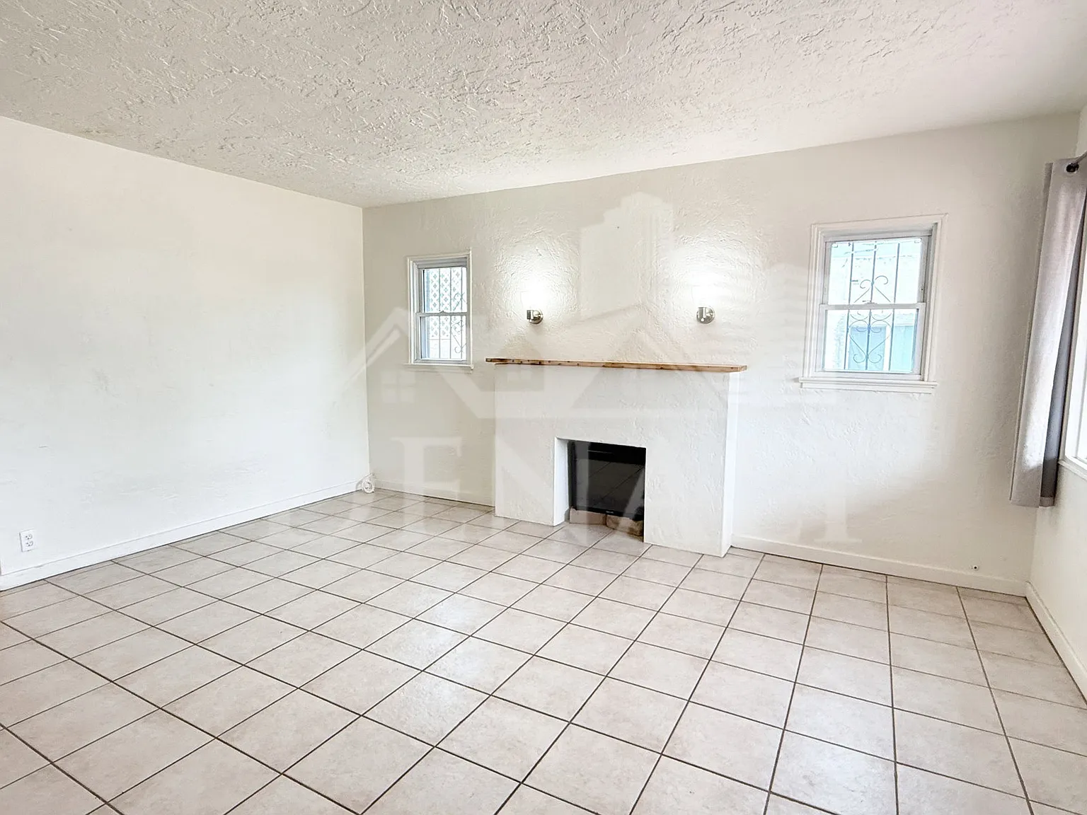 3 bed, 2.0 bath, 1282 sqft, $1,695 — Photo 3