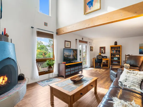2996 Plaza Azul, Santa Fe, NM 87507