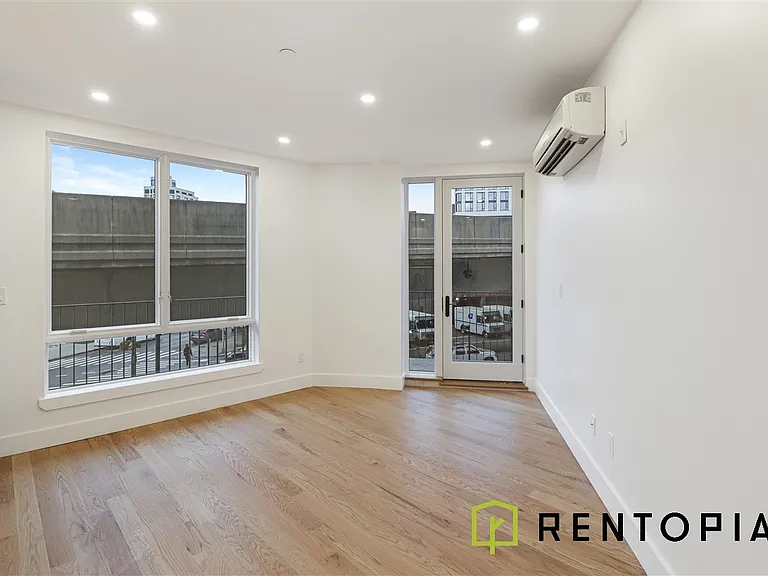 49 Borinquen Pl #3A — Photo 2