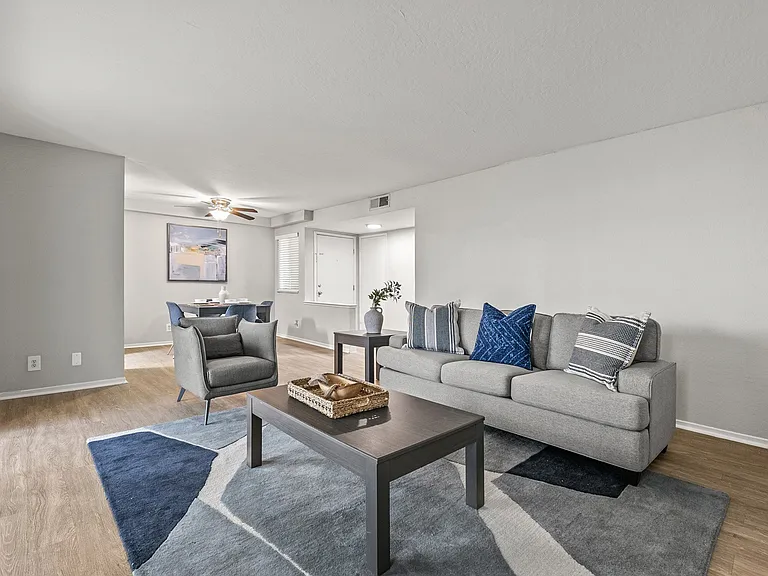 Kensington Park Apartments — Photo 40