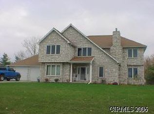 4243 Blackthorne Dr, Gas City, IN 46933