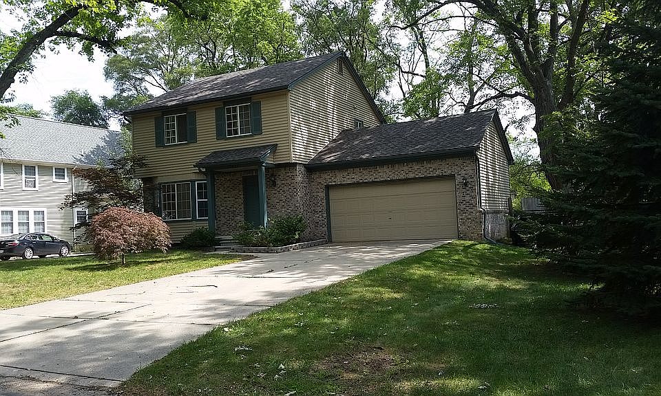1st image of 20410 Louise St