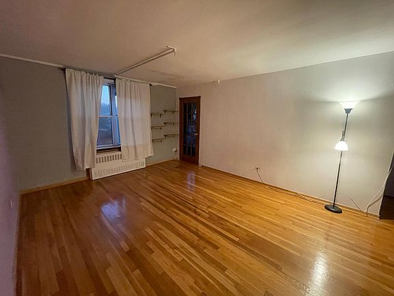 4th image of 66 Austin Ave #6
