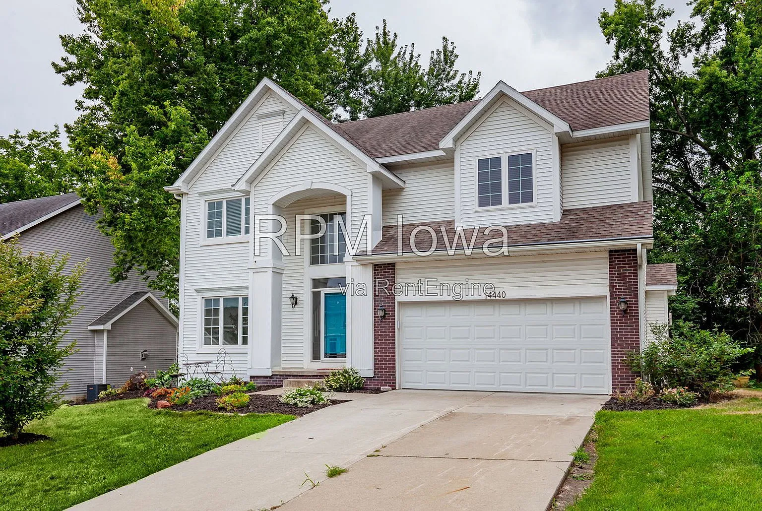 4 bed, 3.0 bath, 2190 sqft, $2,500 — Photo 2