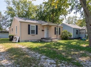 566 N Moffet Ave, Decatur, IL 62522