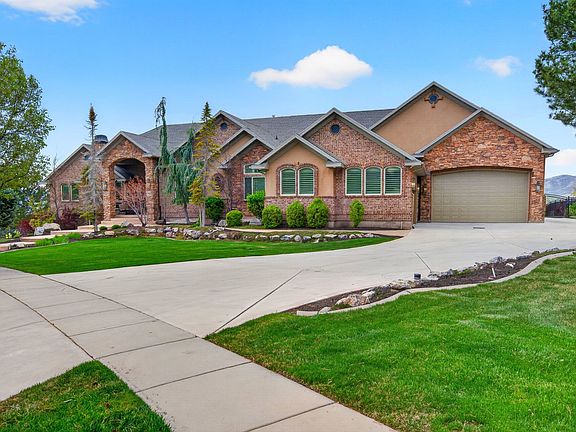 5th image of 690 E High Ridge Dr