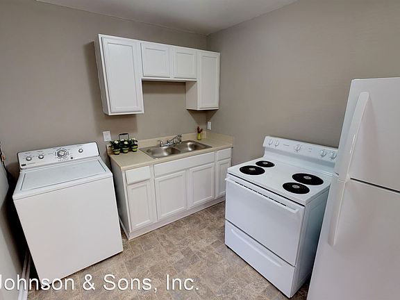 5th image of 3104 Summit Ave APT D