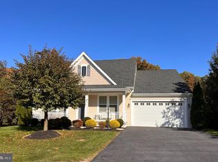 33 Aquifer Dr, Falling Waters, WV 25419