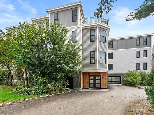 54 River St #10 Photo 1