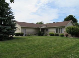 5432 Pilgrim Dr, Saginaw, MI 48638