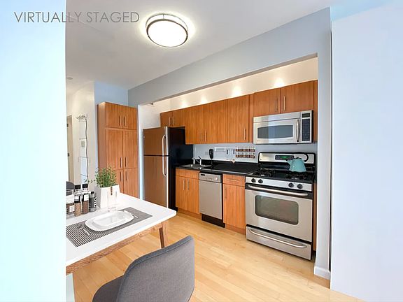 3rd image of 20 West St APT 35F