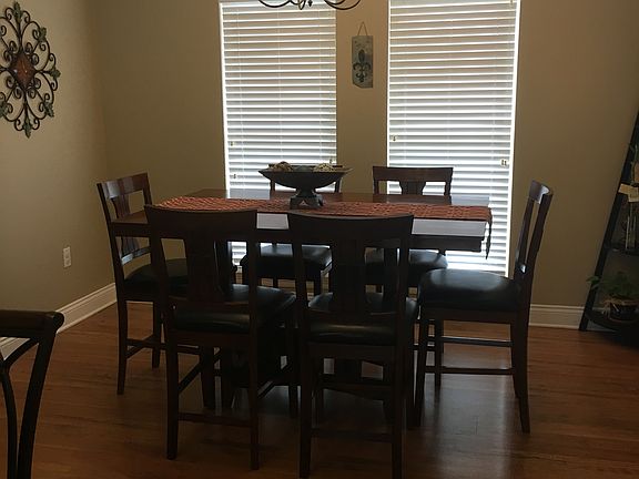 4th image of 239 Mandalay East Dr