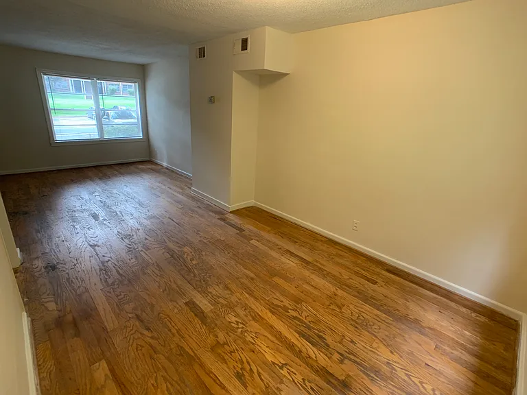 1615 Valley Ave — Photo 3
