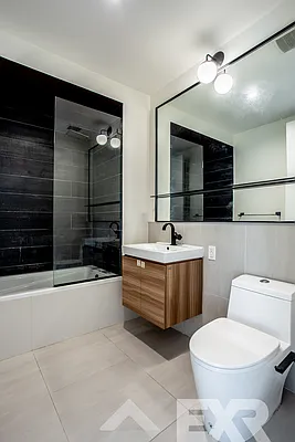 Rented by EXR | media 35