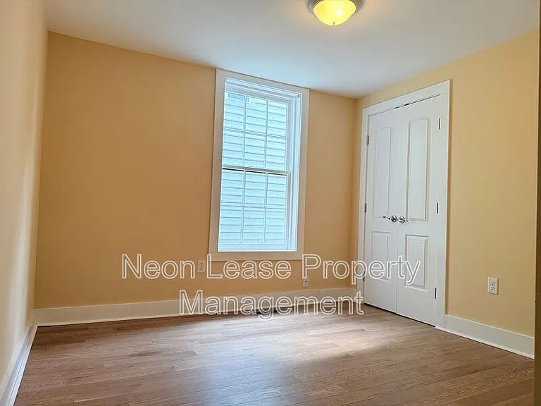 107 NW Front St — Photo 8