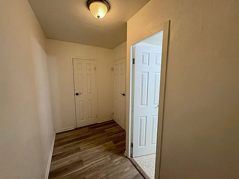 Main Street Apartments Rockford — Photo 11