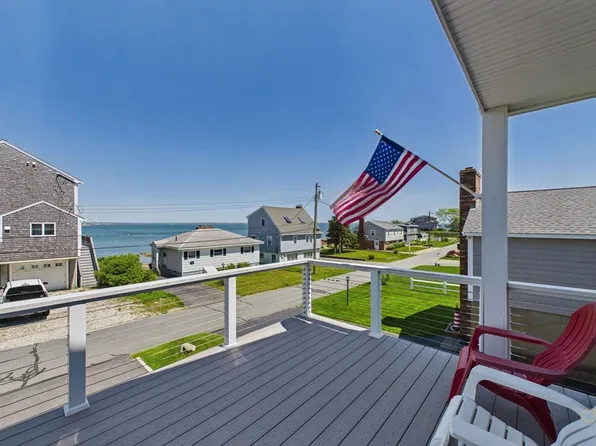 35 Shore Dr, Mattapoisett, MA 02739