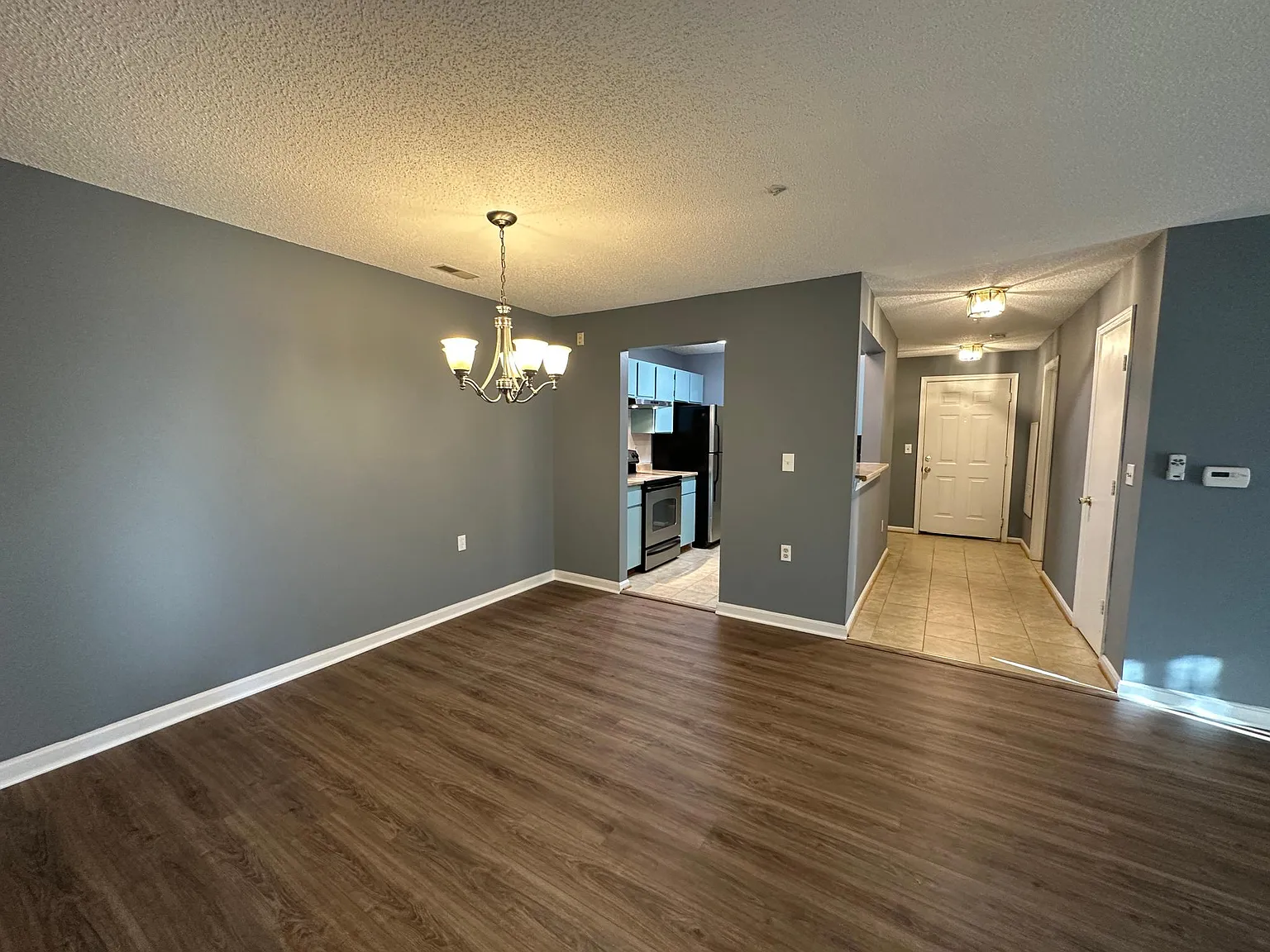 2 bed, 1122 sqft, $1,900 — Photo 3