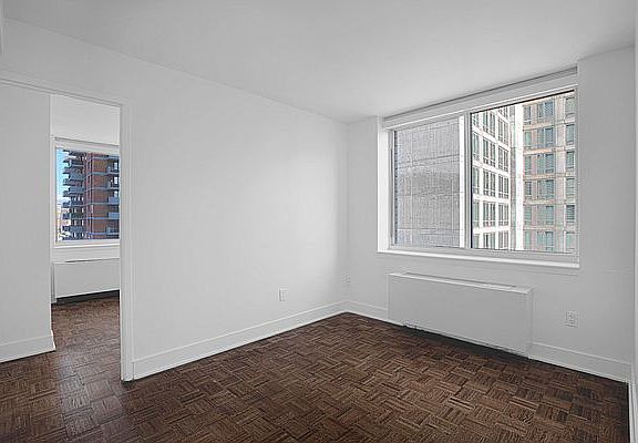 3rd image of 420 W 42nd St APT 21B
