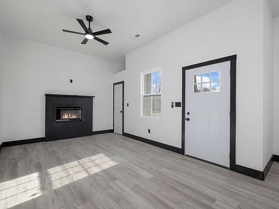 4th image of 217 W Ramsey St
