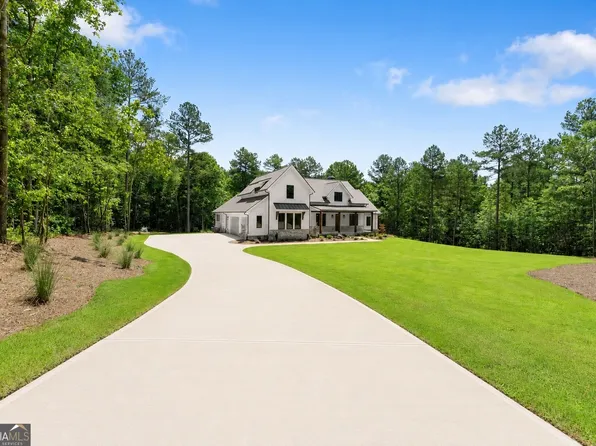 305 Harmony Gates Dr, Commerce, GA 30530