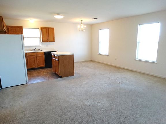 Kitchen & Dining Area