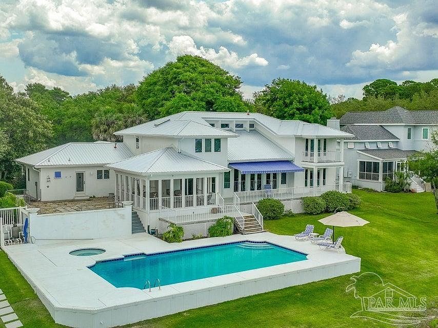 1st image of 458 Parish Blvd