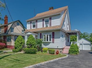 98 Overlook Rd, White Plains, NY 10605